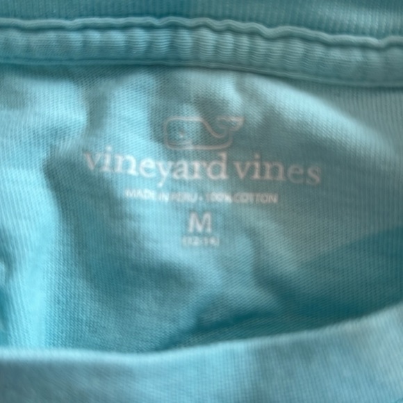 Vineyard Vines T-shirt. Hawaiian 🌺 🐳 - Picture 4 of 4